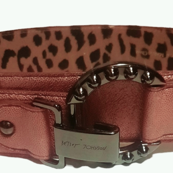 BETSEY JOHNSON Wide Shimmer Belt 2pc Latch Logo Buckle Closure O/S Dusty Rose - Picture 7 of 8